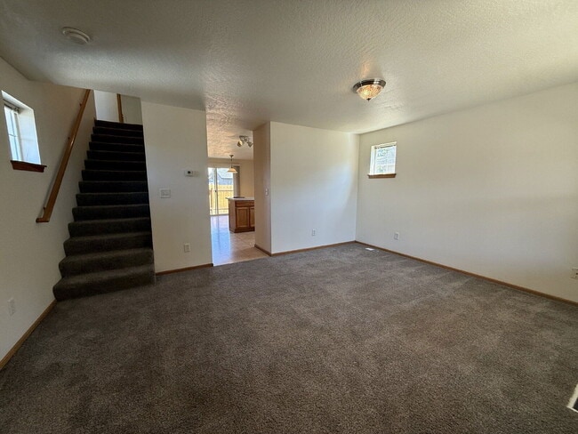 Building Photo - 6810 Aster St