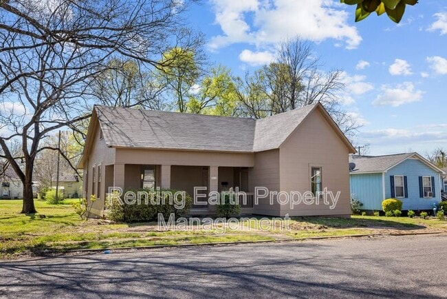 Building Photo - 2017 48th Street Ensley