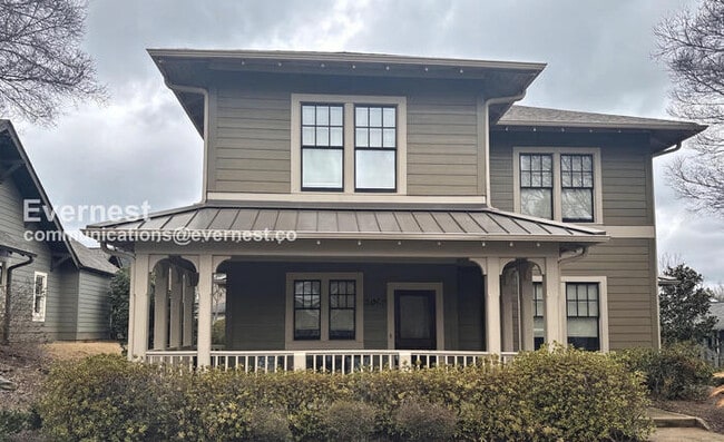 Building Photo - Home with Pool, Patio, and Fitness Center