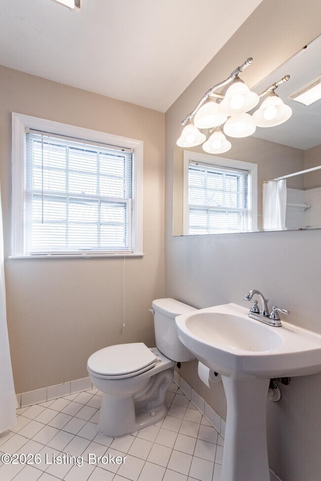 Building Photo - 18 Cardwell Way
