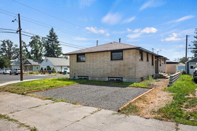 Building Photo - 3717 N Perry St