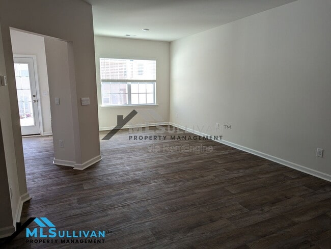 Building Photo - 2821 Egert Dr