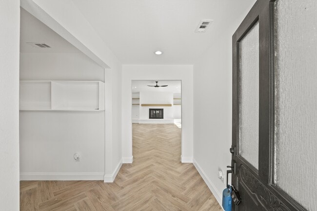 Building Photo - 10722 Lynbrook Dr