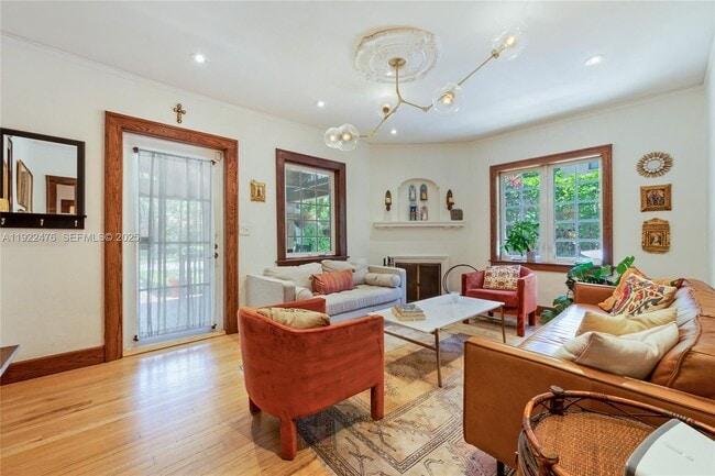 Building Photo - 1029 Milan Ave