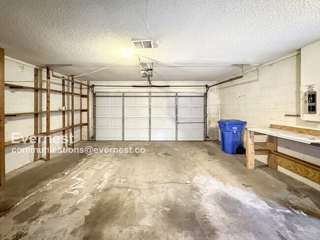 Building Photo - 14714 Oak Vine Dr