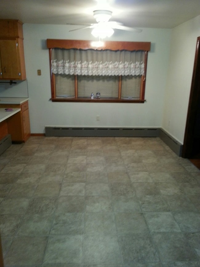 Building Photo - 999 Churchtown Rd