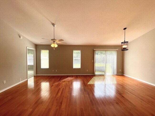 Building Photo - Great 4/2 home in Wedgefield!!