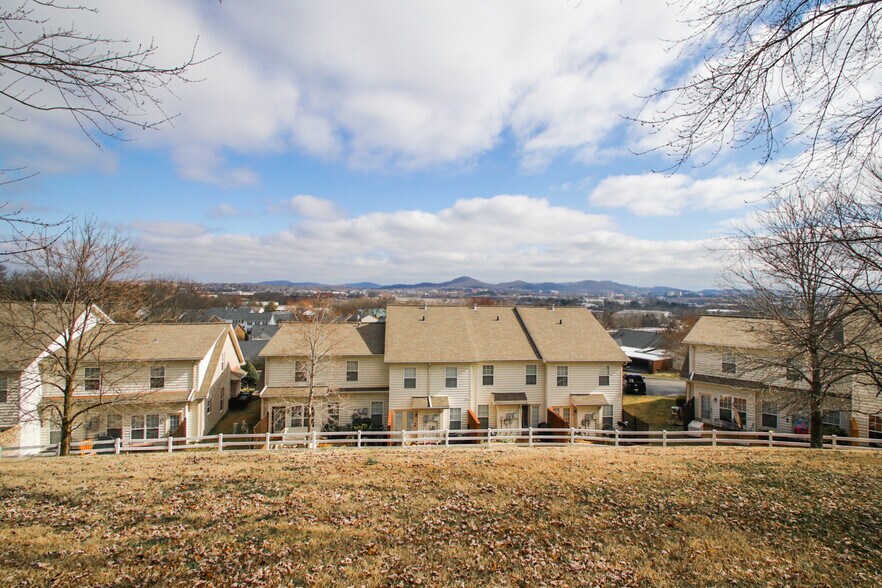 view from the deck - 1614 Brentwood Pointe