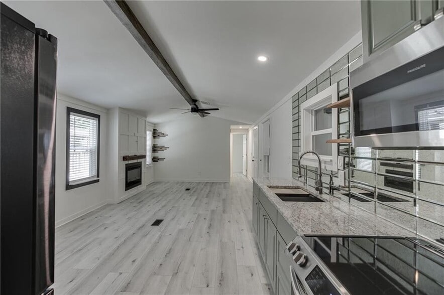 Building Photo - 3685 Fir Dr