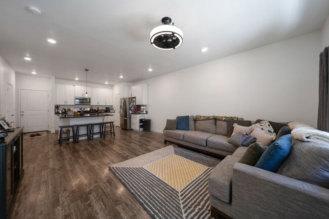Building Photo - 5659 Coastal Ridge Ln