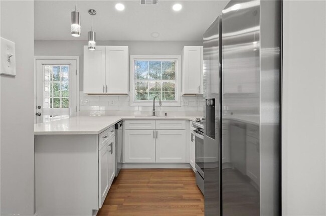 Building Photo - 298 Fallview Dr