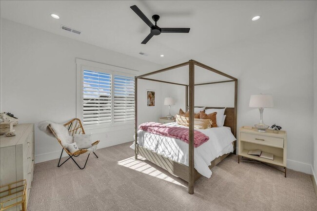 Building Photo - Beautiful 6-Bedroom, 5-Bathroom Home for R...