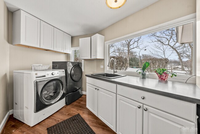 Building Photo - 208 Brookdale Ln