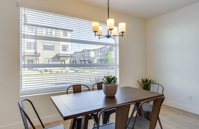 Building Photo - FURNISHED Charming 4 bedroom, 2.5 American Fork Home