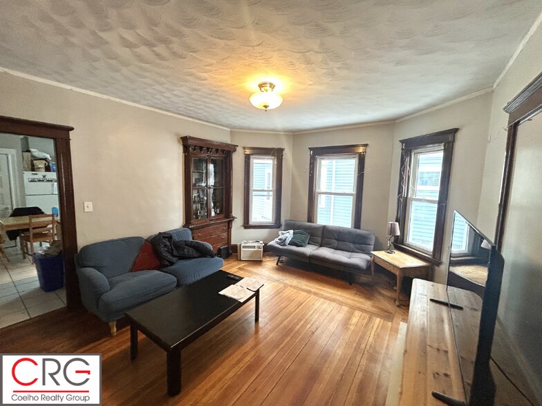 Building Photo - 183 College Ave