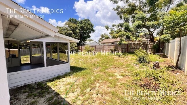 Building Photo - 6421 Undine Way