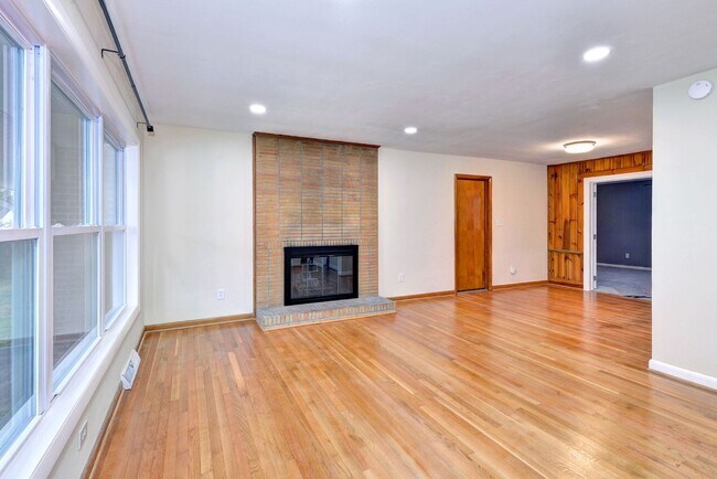 Building Photo - Call Eric Thompson at (757) 685-3172 for more information