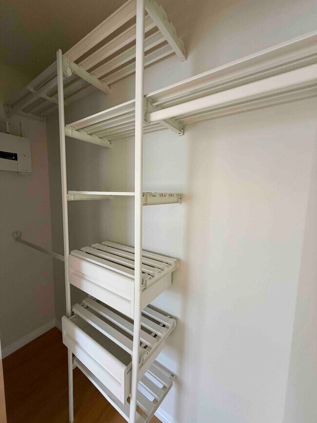 Building Photo - Gated Community - Updated Harbor City Townhome - 3 bed / 2.5 bath