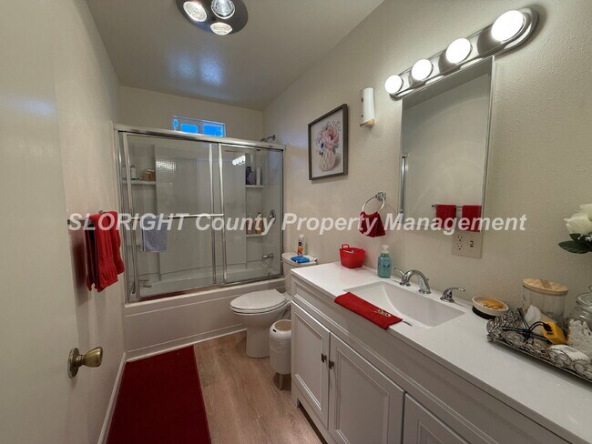 Building Photo - AVAILABLE AUGUST - 2 Bed, 1 Bath Grover Beach Apartment