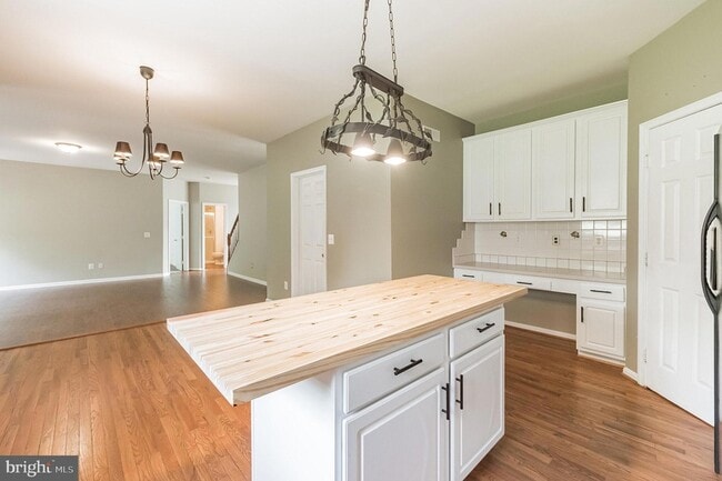 Building Photo - 43137 Binkley Cir