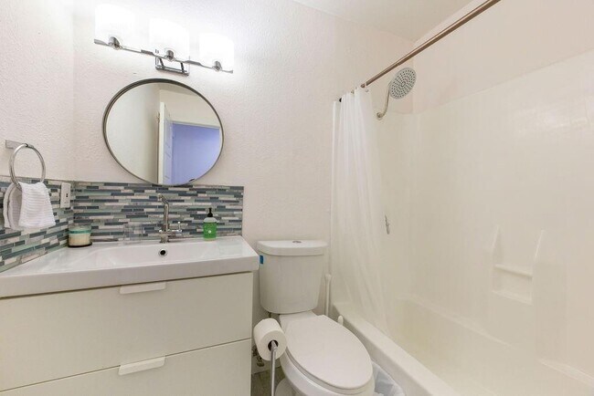 Building Photo - 4715 Carsonhill Dr