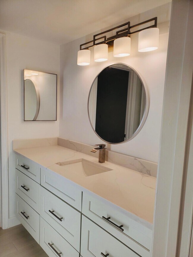 Building Photo - 3561 Pine Needle Dr