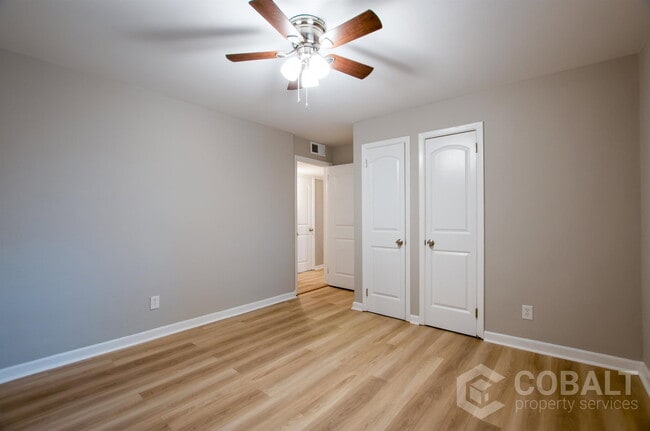 Building Photo - 886 St Charles Ave NE