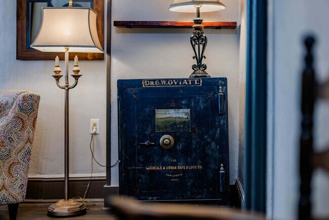 Building Photo - 101 Algoma Blvd