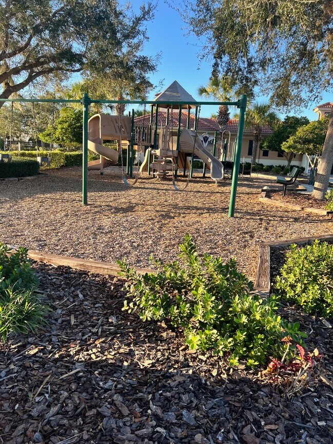 Building Photo - Osprey, FL 4BR/3BA Single Family Pool Home