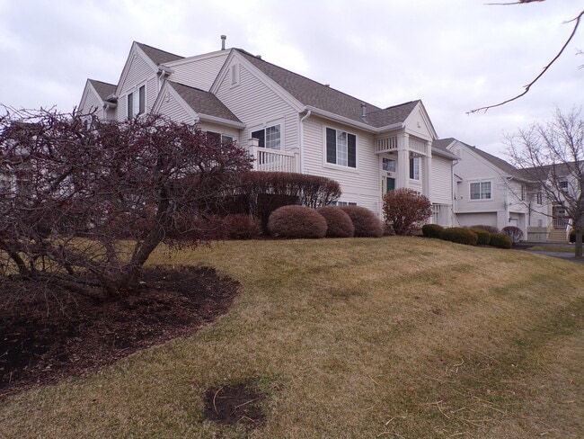 Building Photo - 583 S Parkside Dr