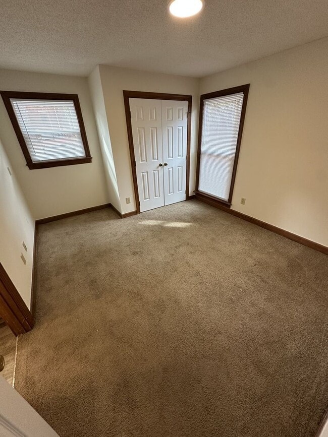 Building Photo - 2 Bedroom 2 Bathroom Condo!