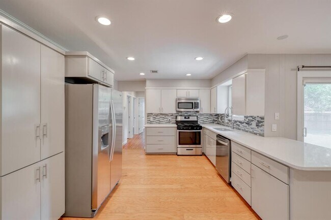 Building Photo - 8202 Polar Dr