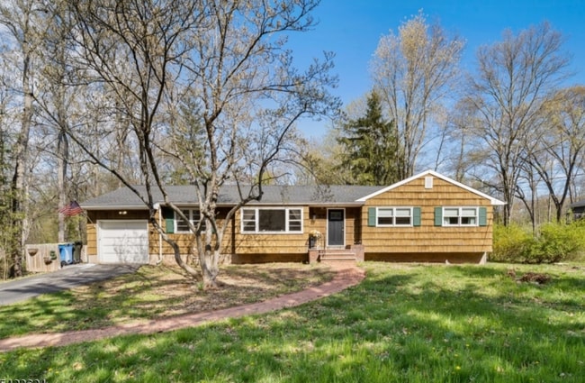 Building Photo - 37 Lurline Dr