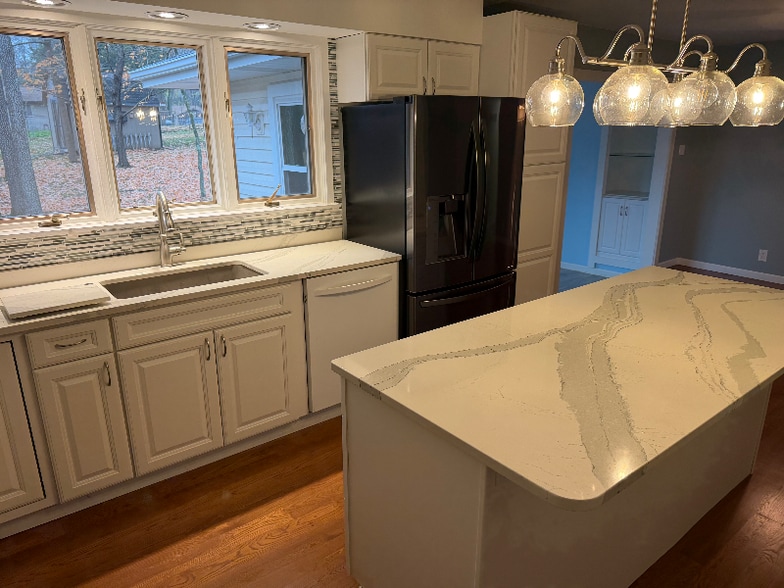 Building Photo - 61 Forest Hills Dr