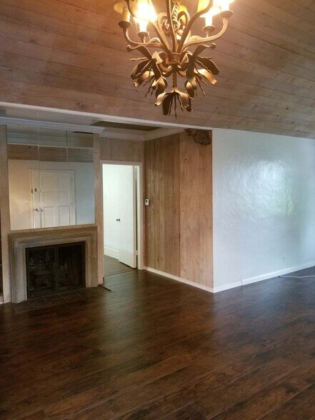 Dining room - 4822 Grand Ave