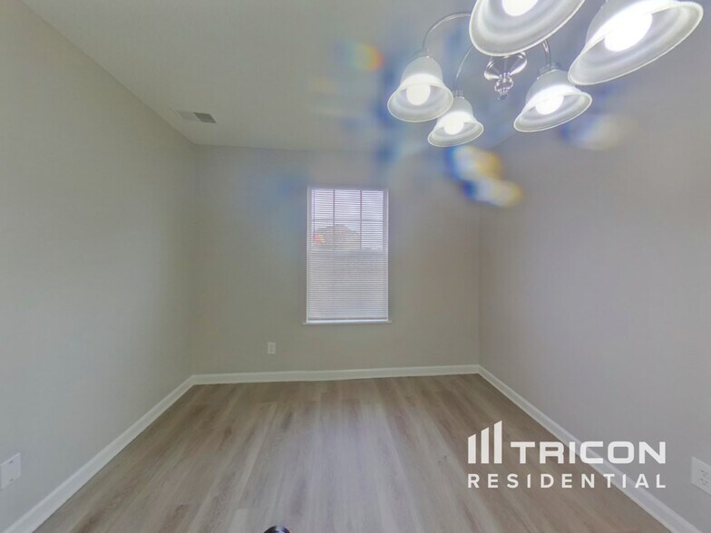 Building Photo - 415 Fox Trot Dr