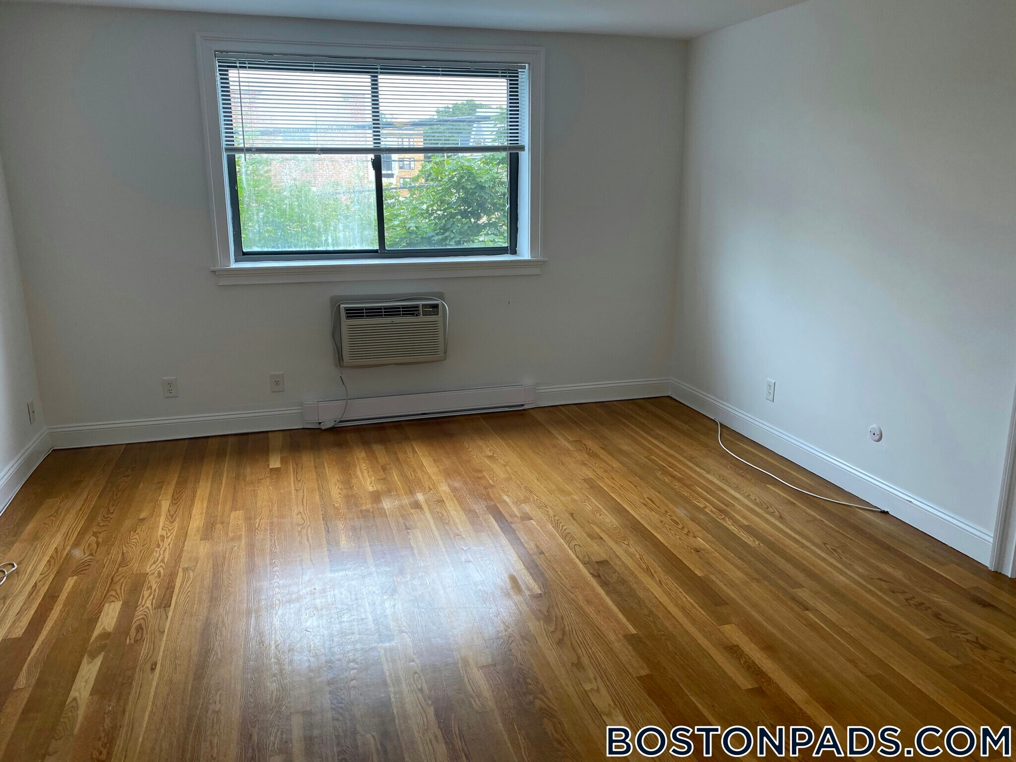 Building Photo - 134 Summer St