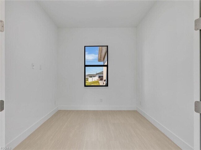 Building Photo - 1828 NW 21st Pl