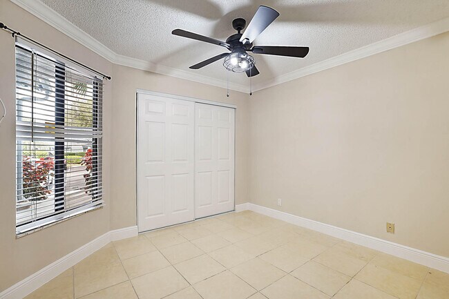 Building Photo - 505 Harbour Pointe Way