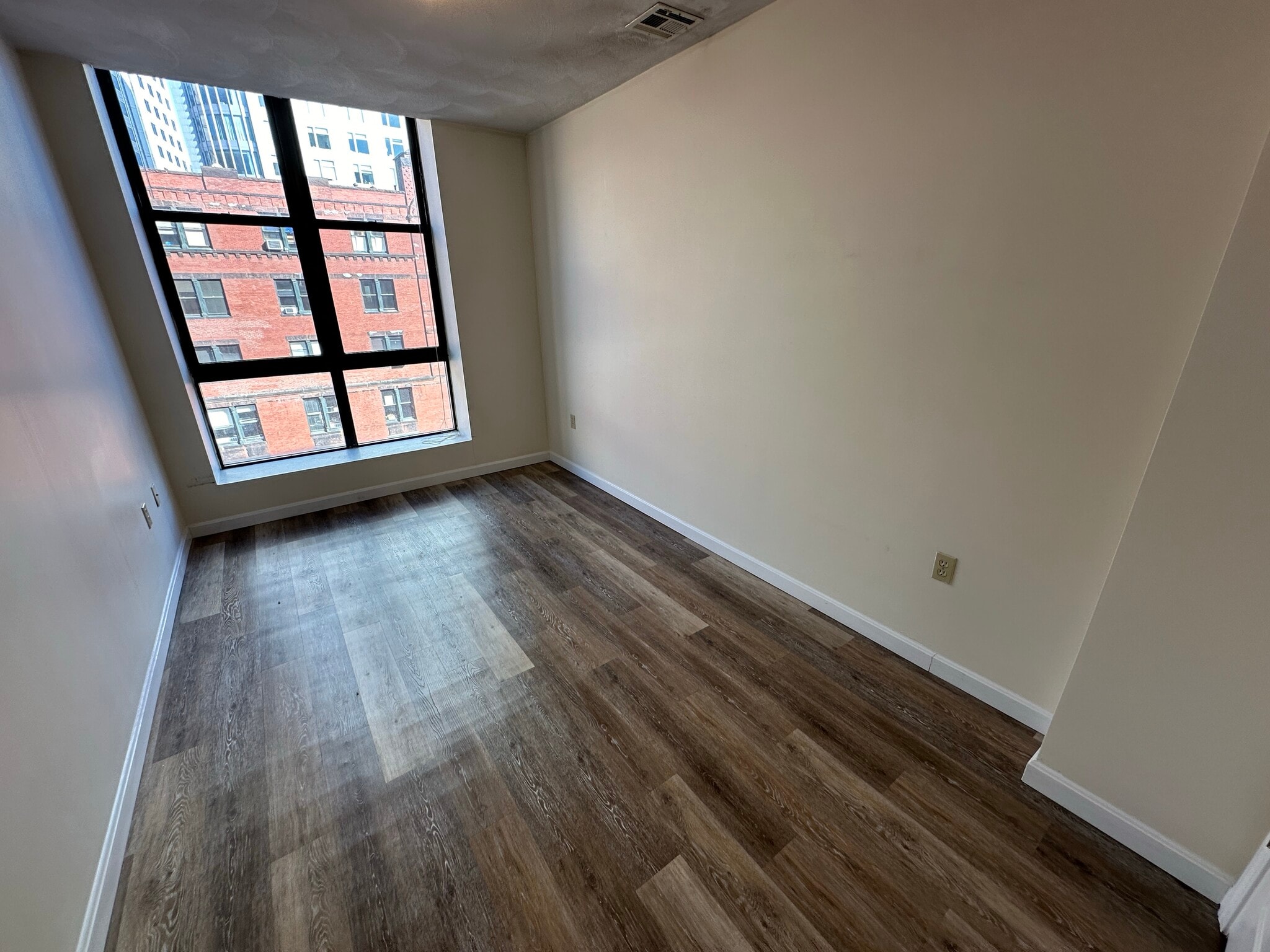 Building Photo - 79 Essex St