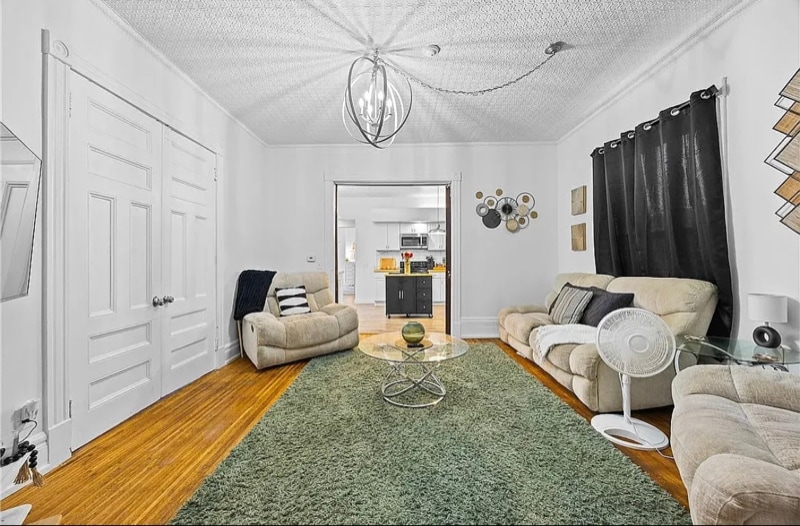 Building Photo - 469 Alexander St