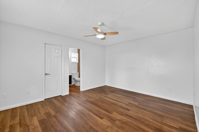 Building Photo - 561 SE Karrigan Terrace