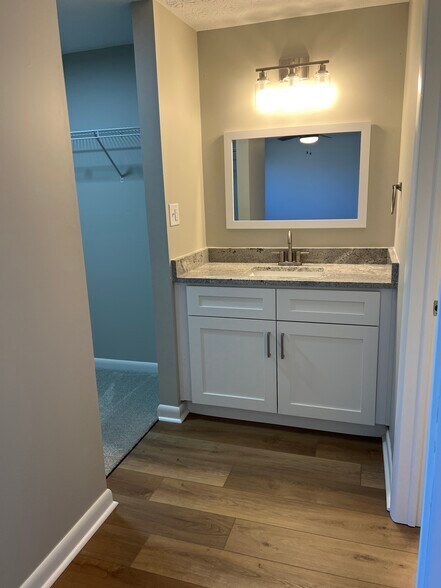 Building Photo - 2002 Lynn Gay Cir