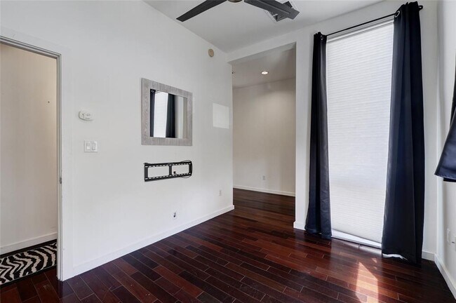 Building Photo - 508 E 53rd St