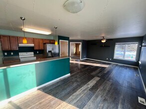 Building Photo - 3905 Thompson Ave