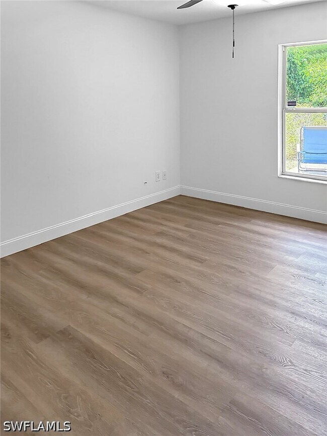 Building Photo - 434 NE 5th Ave