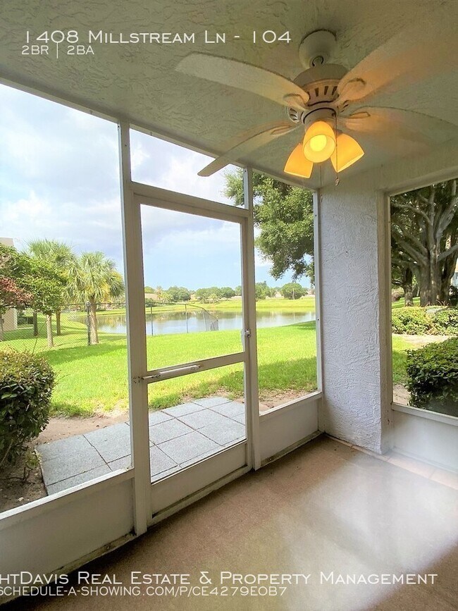 Building Photo - Lake Tiffany of Dunedin Offers 2/2!