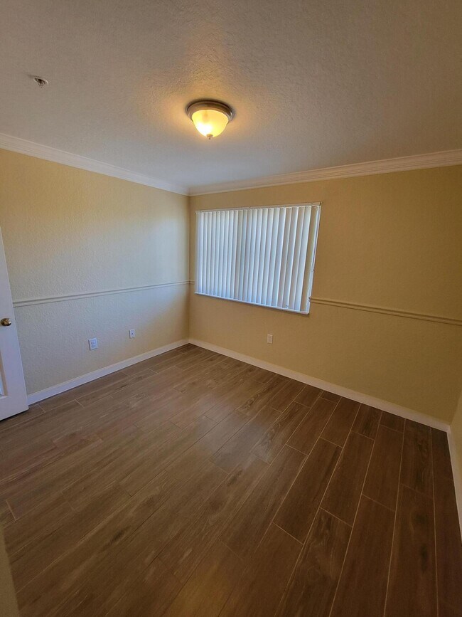 Building Photo - 1130 Shoma Dr