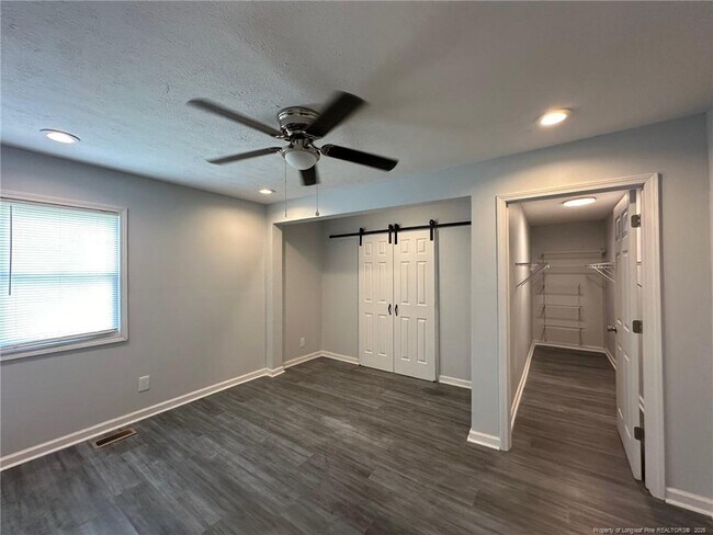 Building Photo - 929 Fleetwood Dr
