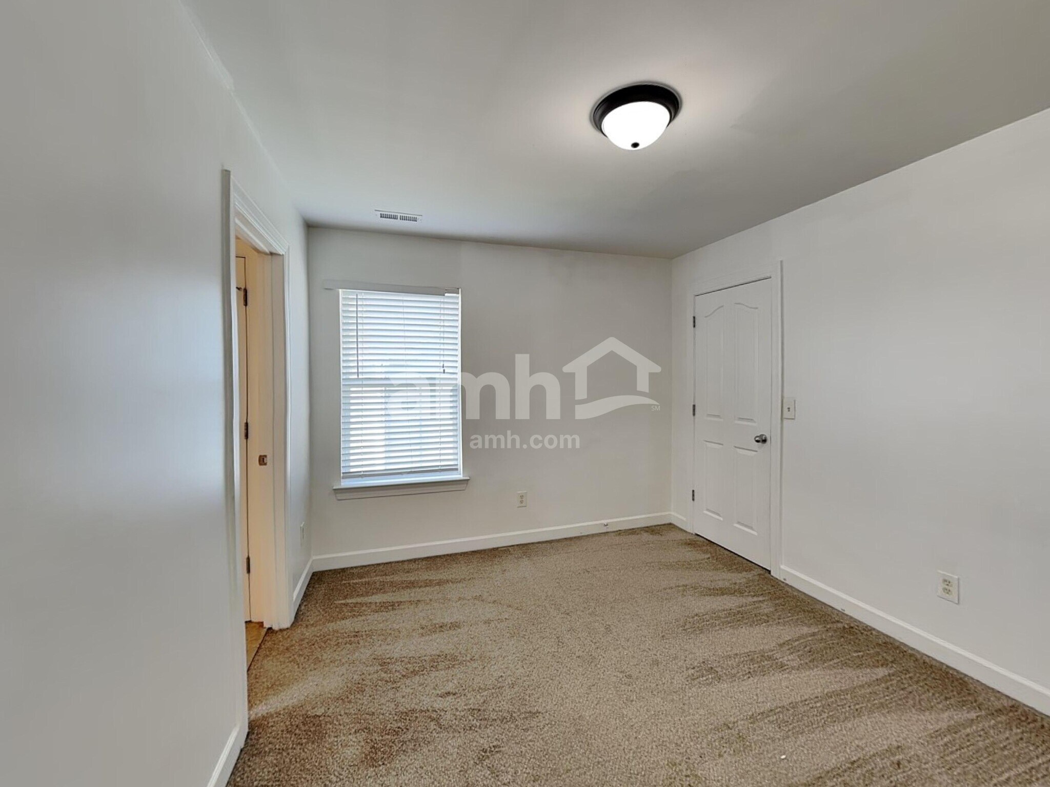 Building Photo - 2902 Island Point Dr NW